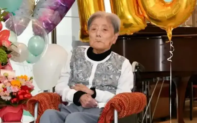 Томико Итока