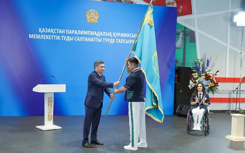 Kazakh PM hands over national flag to Paralympic Games team members