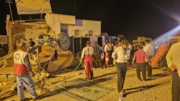 Автобус с пакистанскими паломниками перевернулся в Иране: есть погибшие