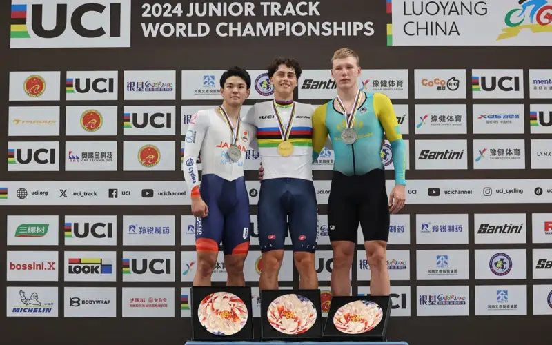 Danııar Shaıahmetov trektegi velosporttan álem chempıonatynda kúmis medal aldy