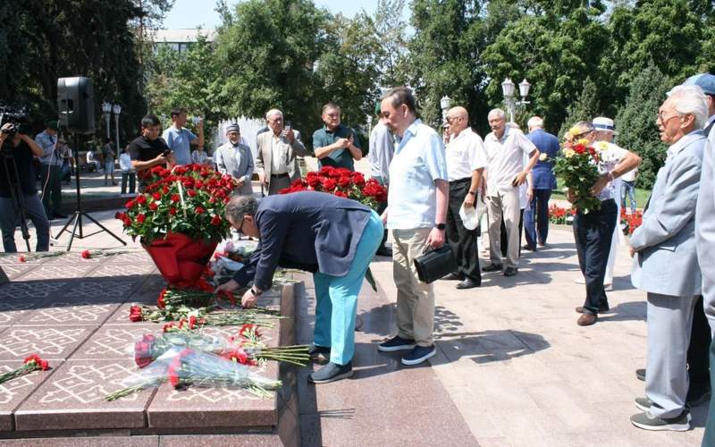 Память Динмухамеда Кунаева почтили в Алматы