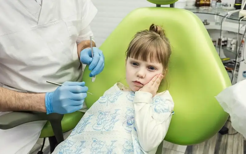 стоматолог