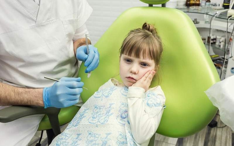 стоматолог