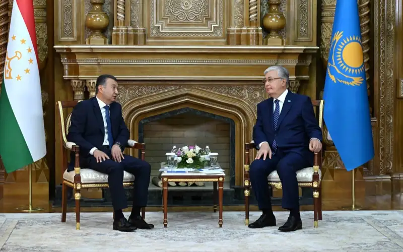 Қасым-Жомарт Тоқаев Тәжікстан Премьер-министрі Кохир Расулзодамен кездесті