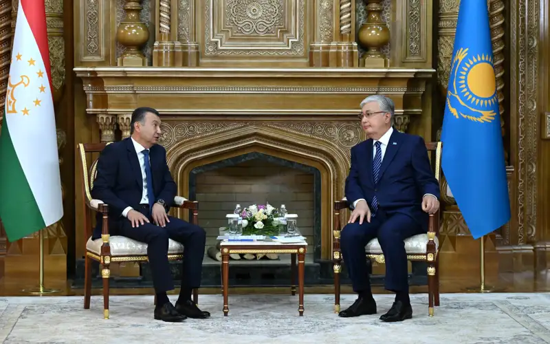 Президент Казахстана встретился с Премьер-министром Таджикистана 