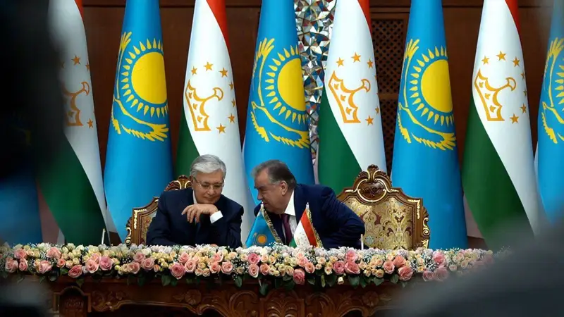 Касым-Жомарт Токаев и Эмомали Рахмон 