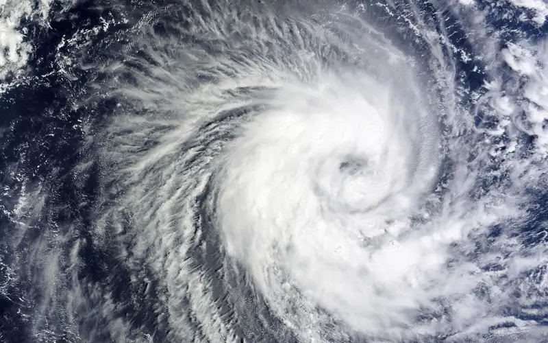 Typhoon No. 10 heads northwest toward Japan's Kyushu, Tokai regions