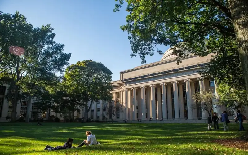 Massachusetts Institute of Technology 