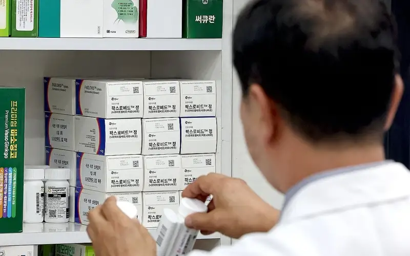 Health authorities step up stable supply of COVID-19 treatments in South Korea