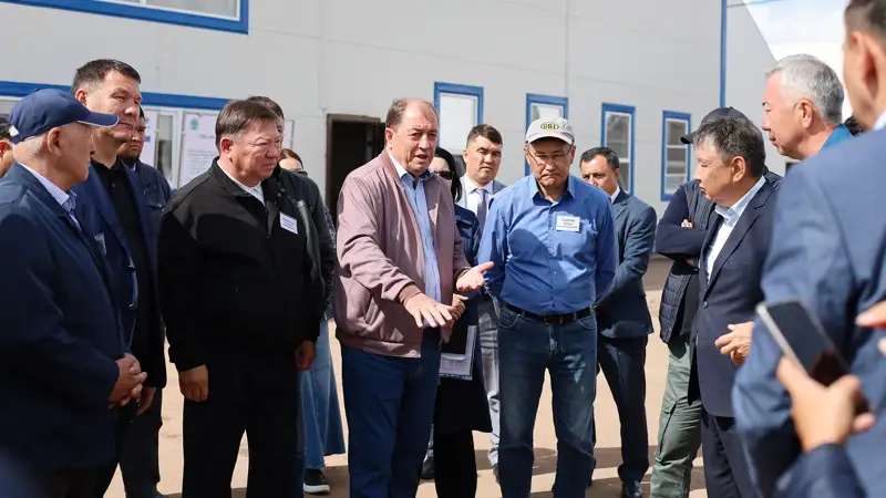 Серик Жумангарин ознакомился с ситуацией на полях Акмолинской области