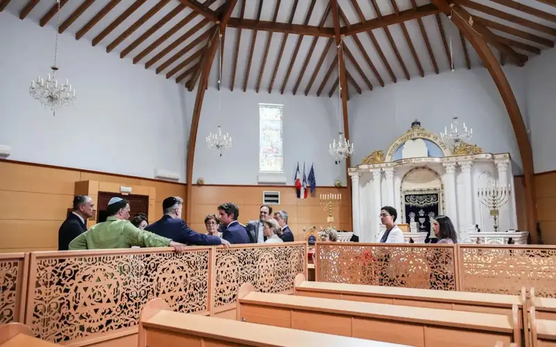 Синагогага ҳужум