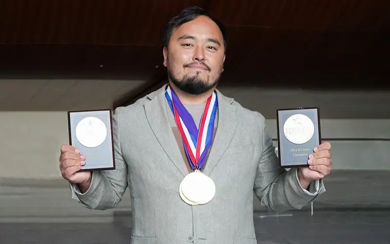  Артист Қазақконцерта  Ербол Тажибаев