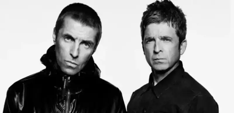 Ańyzǵa aınalǵan Oasis rok toby 15 jyldan keıin qaıta qosyldy