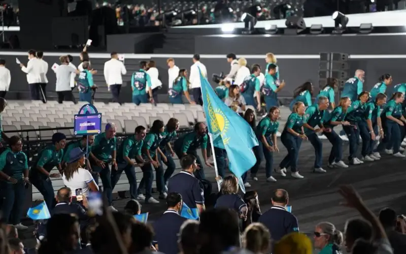 Паралимпиада ойындары-2024: Қазақстанның көк туы желбіреді