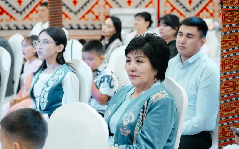 Pobedıteleı konkýrsa «Mereıli otbasy» nagradılı v oblastı Abaı
