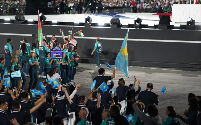 Паралимпиада ойындары-2024: Қазақстанның көк туы желбіреді