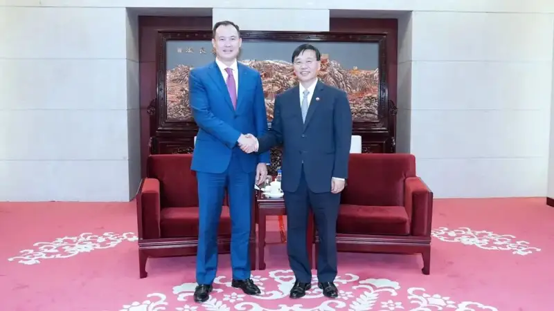 QazaqGaz раҳбари Пекинда PetroChina раҳбарияти билан учрашди