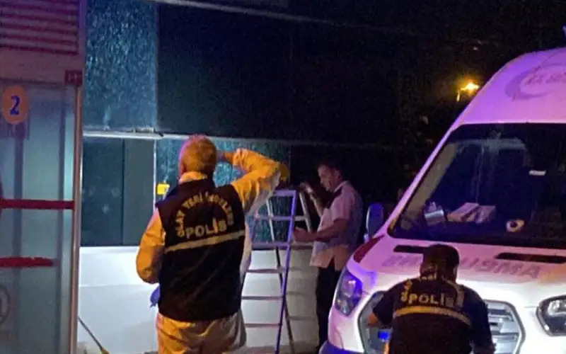 Пять человек ранены при вооруженном нападении на больницу в Стамбуле 