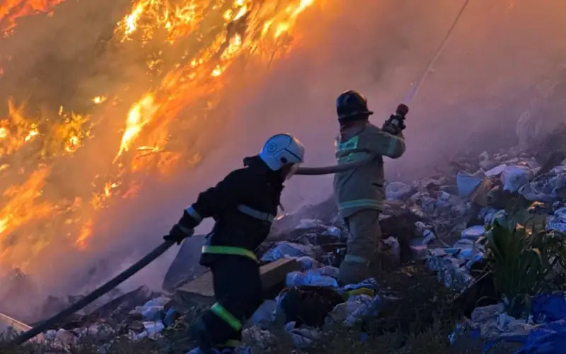 пожар на мусорном полигоне в Астане