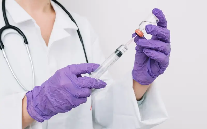 вакцины уколы врачи грипп медики простуда орви