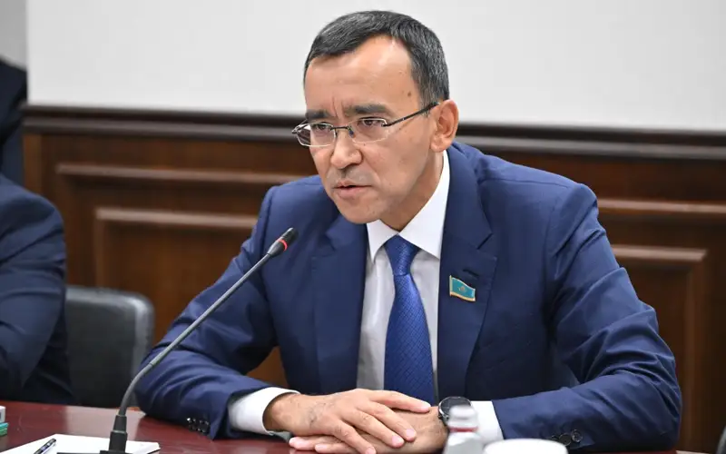 Маулен Ашимбаев