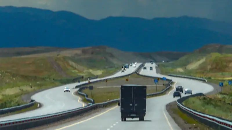 грузовые авто Жүк көліктері трасса дорога тас жол