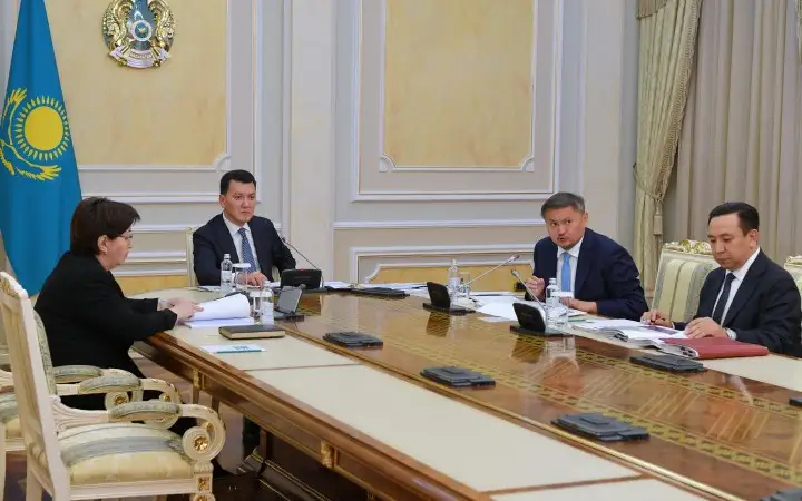 Ерлан Карин провел заседание Республиканской комиссии по подготовке кадров за рубежом