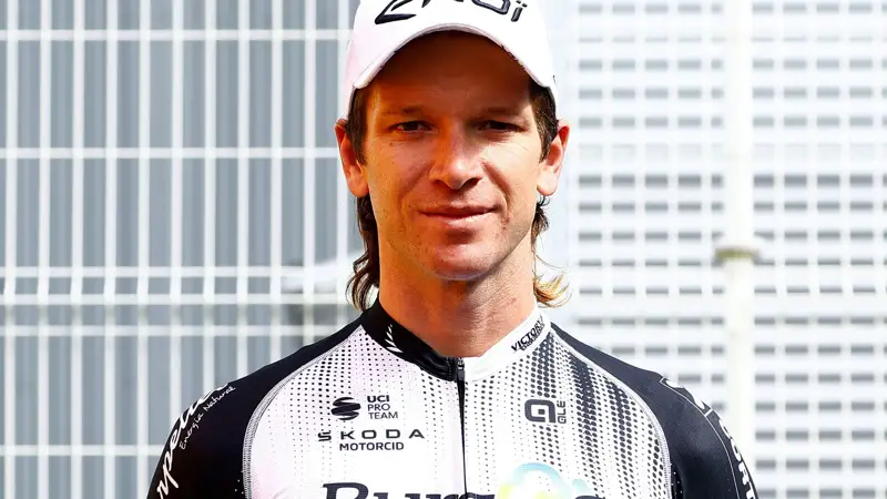 Aaron Gate signs agreement with Astana Qazaqstan Team