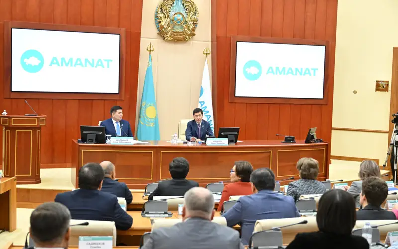 Сарапшылар мен Үкімет мүшелері уақыт белдеуі мәселесі бойынша Мәжіліске шақырылды