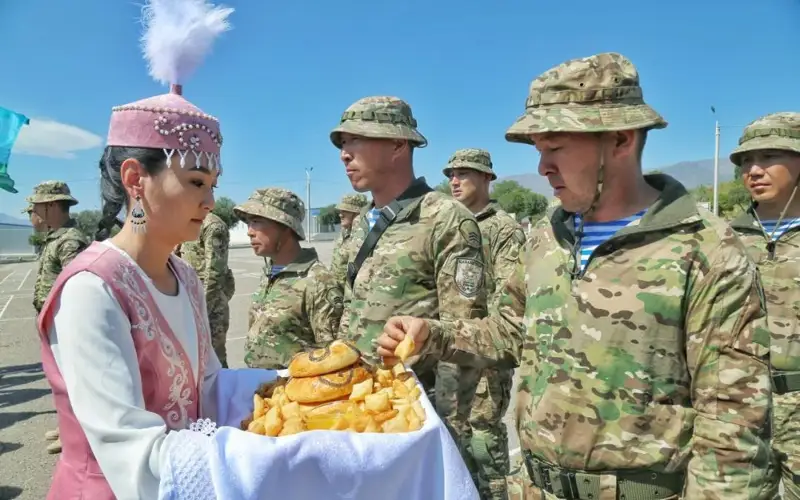 Военнослужащие Казахстана прибыли на учения ОДКБ в Кыргызстан