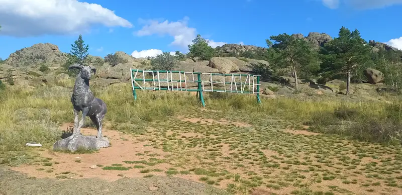 В мире есть восемь святых пещер Коныр Аулие, одна из которых находится в Баянауле 