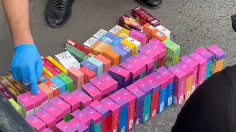 В Талдыкоргане изъяли более тысячи вейпов