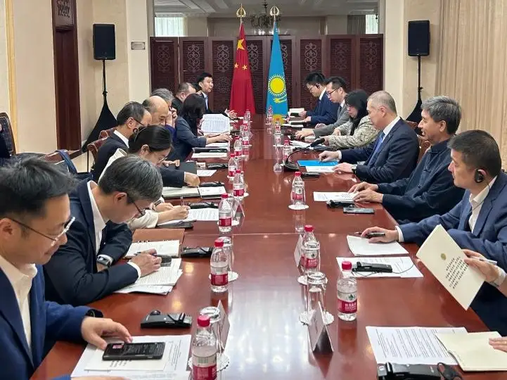 “总统国情咨文与哈中合作前景”圆桌会议在京举行