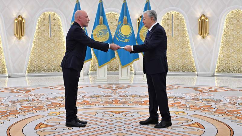 Президент принял верительные грамоты послов ряда государств Президент принял верительные грамоты послов ряда государств