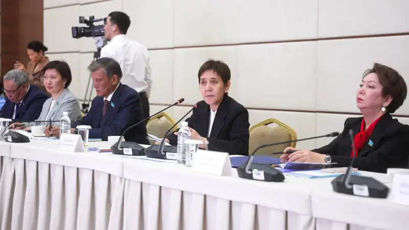 Tamara Dúısenova depýtattarmen kezdesti 