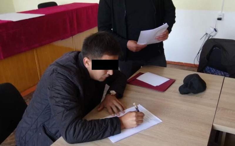 В Кыргызстане задержаны чиновники за незаконный вывод земель В Кыргызстане задержаны чиновники за незаконный вывод земель