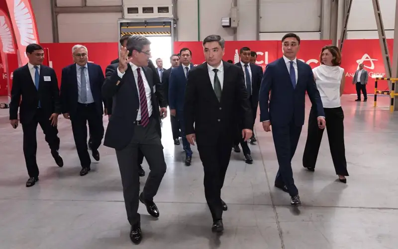 Олжас Бектенов 