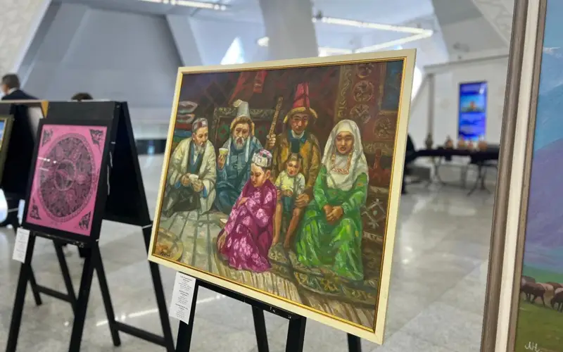  Honorary consuls explore the “Dialogue of religions for peace through the eyes of Kazakh artists” exhibition, art