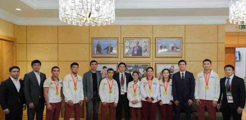 qazaq kúresiniń chempıondary