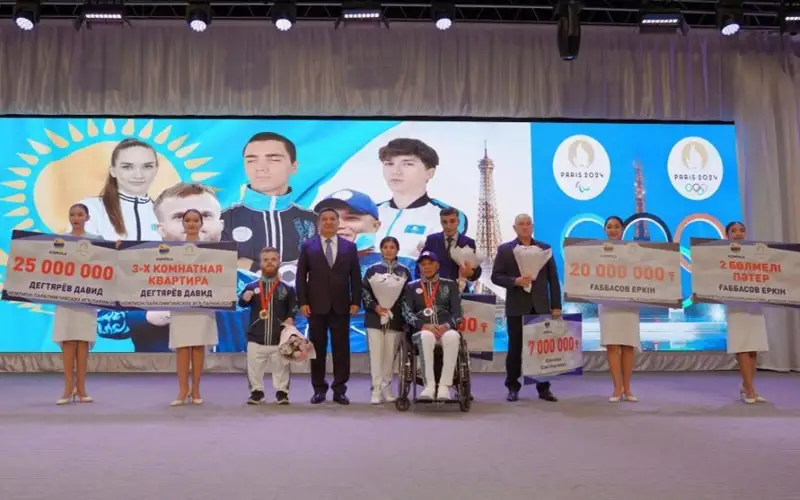 Квартиры в Кокшетау подарили паралимпийцам Давиду Дегтяреву и Еркину Габбасову