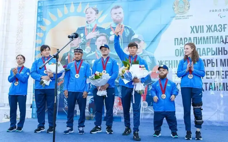 Kazakhstani Paralympic athletes and coaches receive state awards