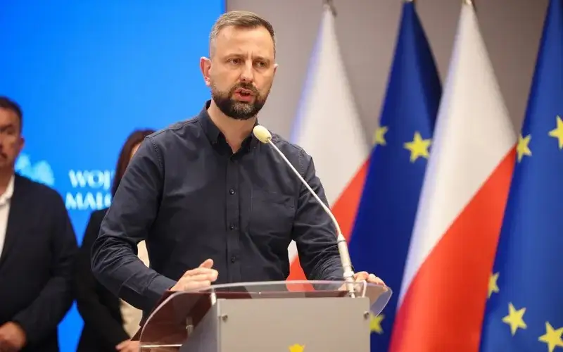 Брифинг министра обороны Польши