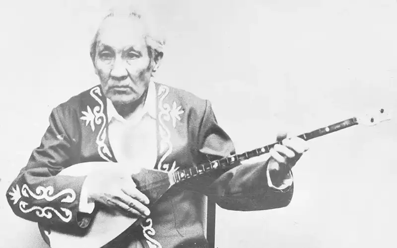 домбра великого музыканта Рустембека Омарова