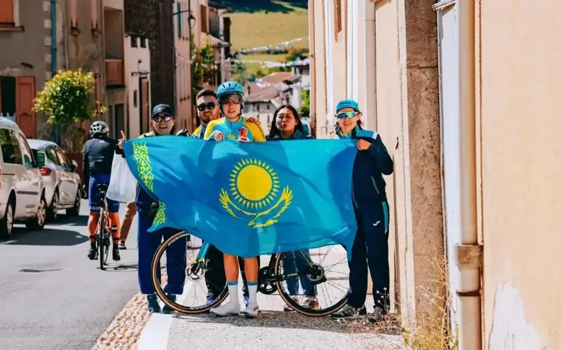Kazakh Dastan Ordabay grabs silver at World Cycling Series in France