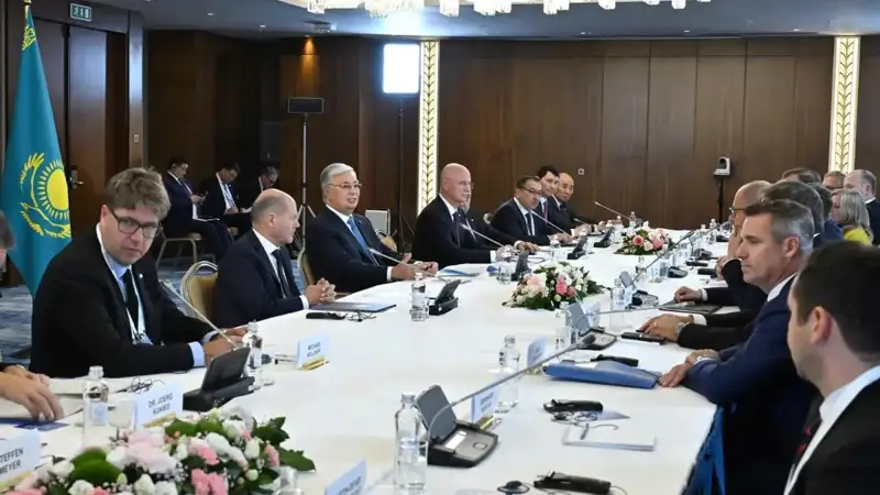 Давлат раҳбари Германиянинг йирик бизнес вакиллари билан учрашди