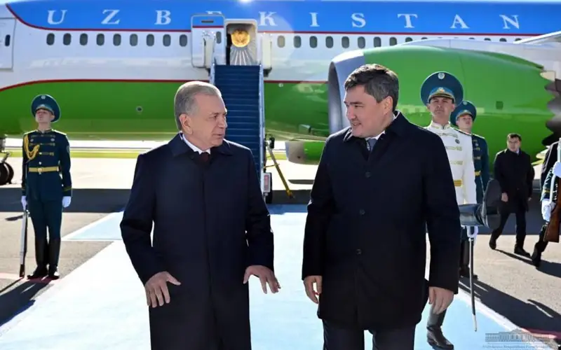 Президент Узбекистана прибыл в Астану