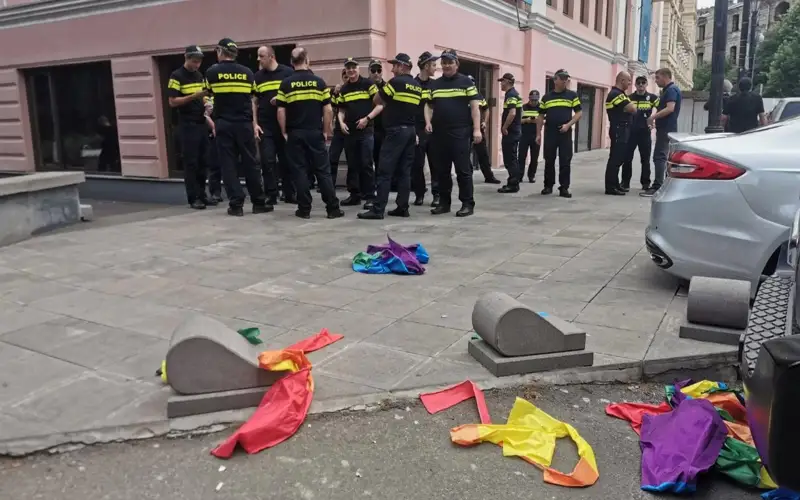 Грузия парламенті ЛГБТ насихатына тыйым салатын заң қабылдады       