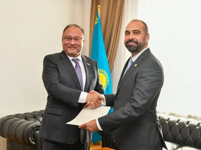 Канада Елшісі сенім грамоталарының көшірмелерін табыс етті