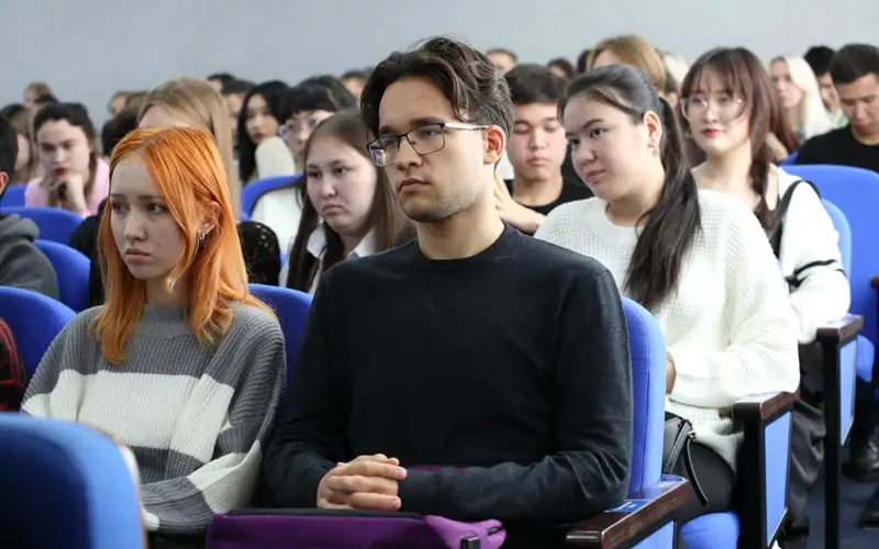 Как не попасть в сети мошенников и лжекомпаний, рассказали студентам ВКО