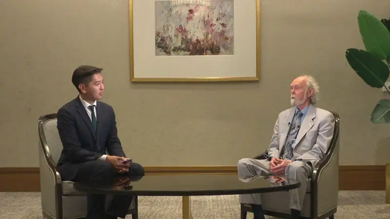 один из отцов-основателей Копенгагенской школы исследований безопасности и Член Британской академии наук Бари Бузан